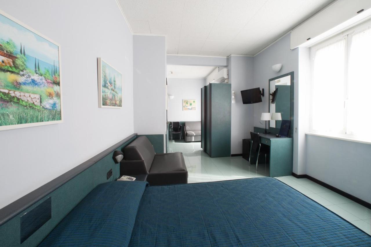 Hotel Tirreno Genua Zewnętrze zdjęcie