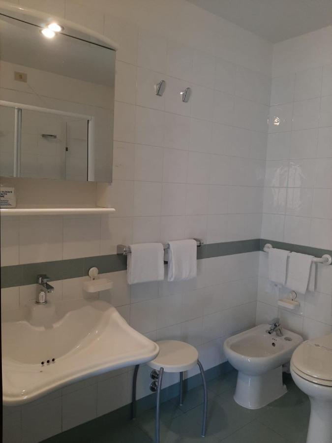 Hotel Tirreno Genua Zewnętrze zdjęcie