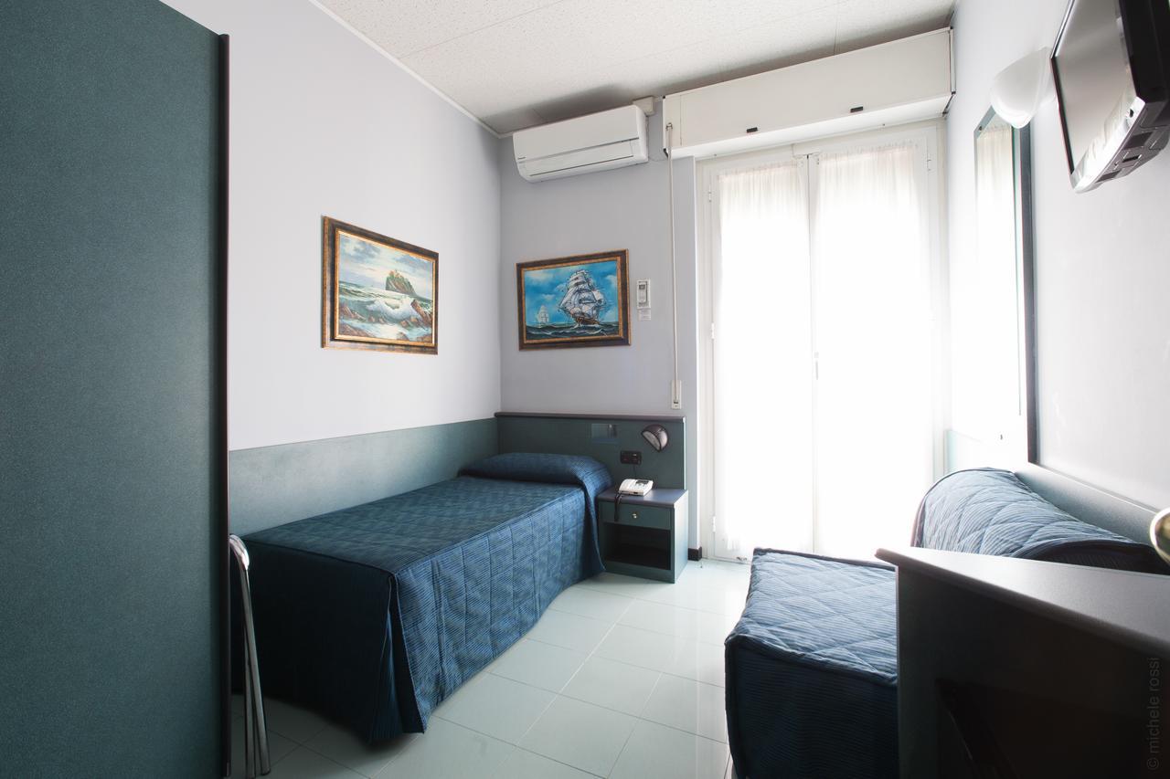 Hotel Tirreno Genua Zewnętrze zdjęcie