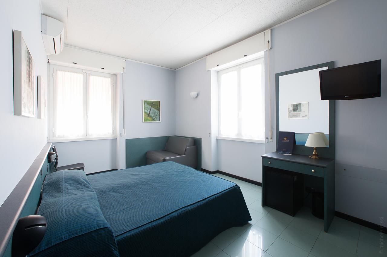 Hotel Tirreno Genua Zewnętrze zdjęcie