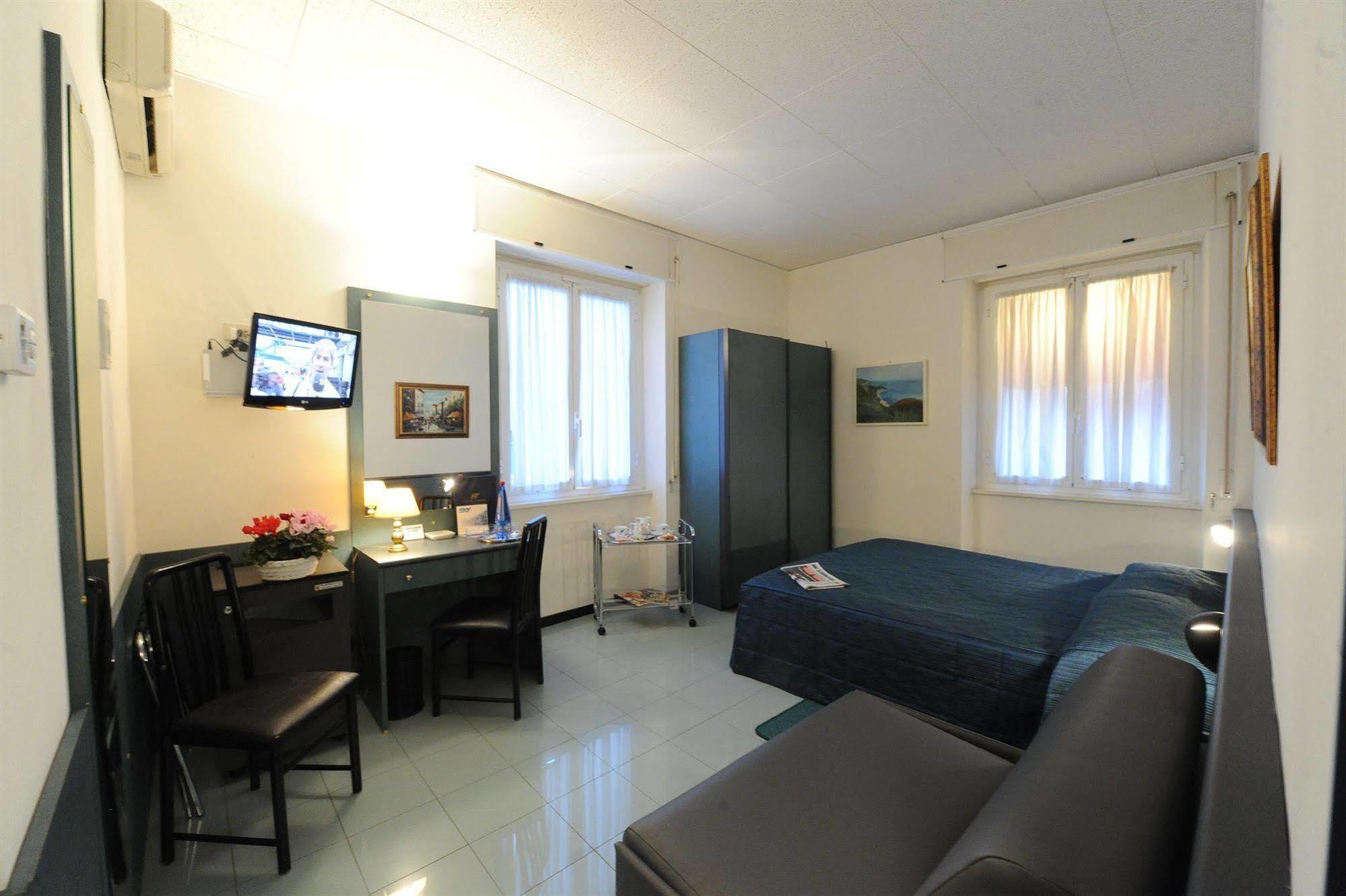Hotel Tirreno Genua Zewnętrze zdjęcie