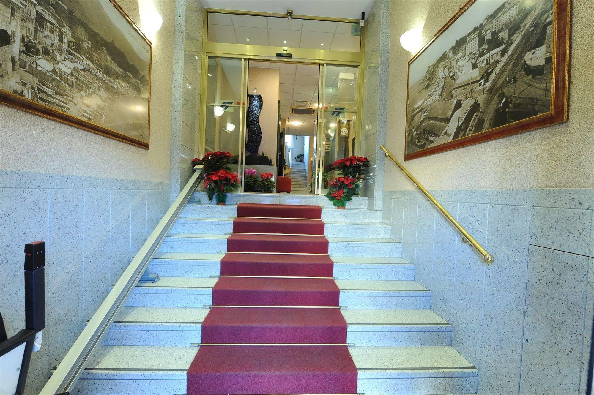 Hotel Tirreno Genua Zewnętrze zdjęcie