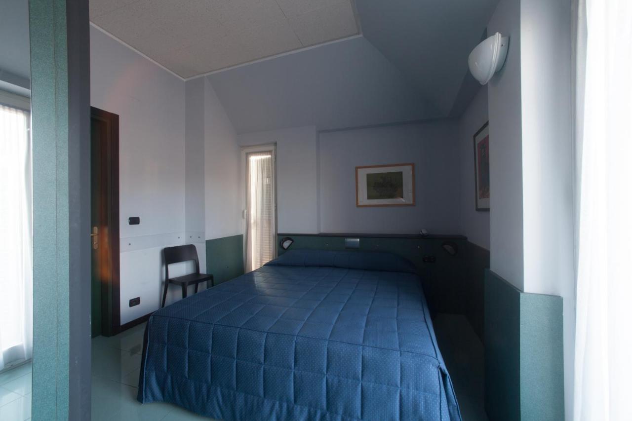 Hotel Tirreno Genua Zewnętrze zdjęcie