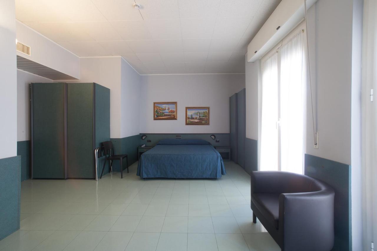 Hotel Tirreno Genua Zewnętrze zdjęcie