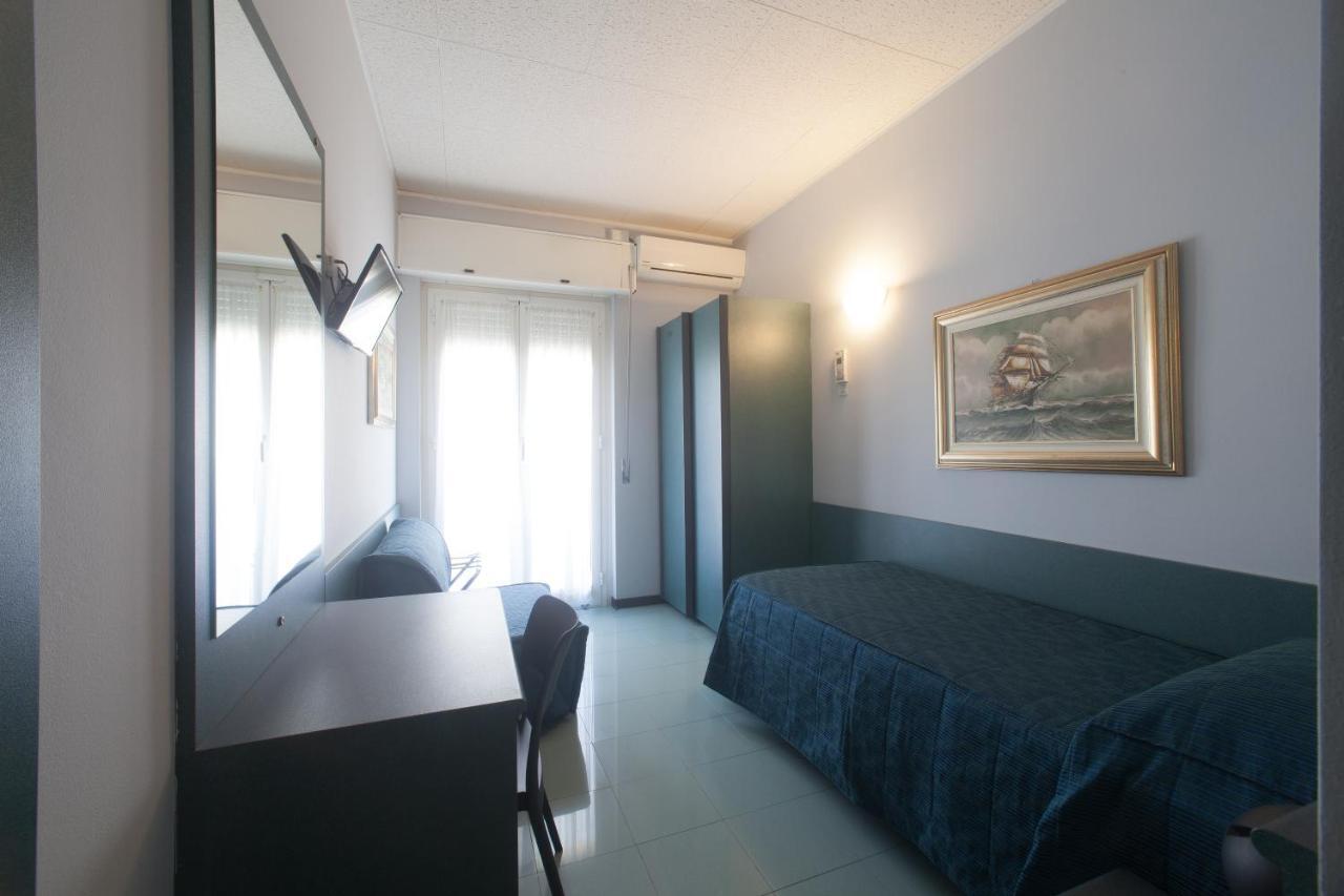 Hotel Tirreno Genua Zewnętrze zdjęcie